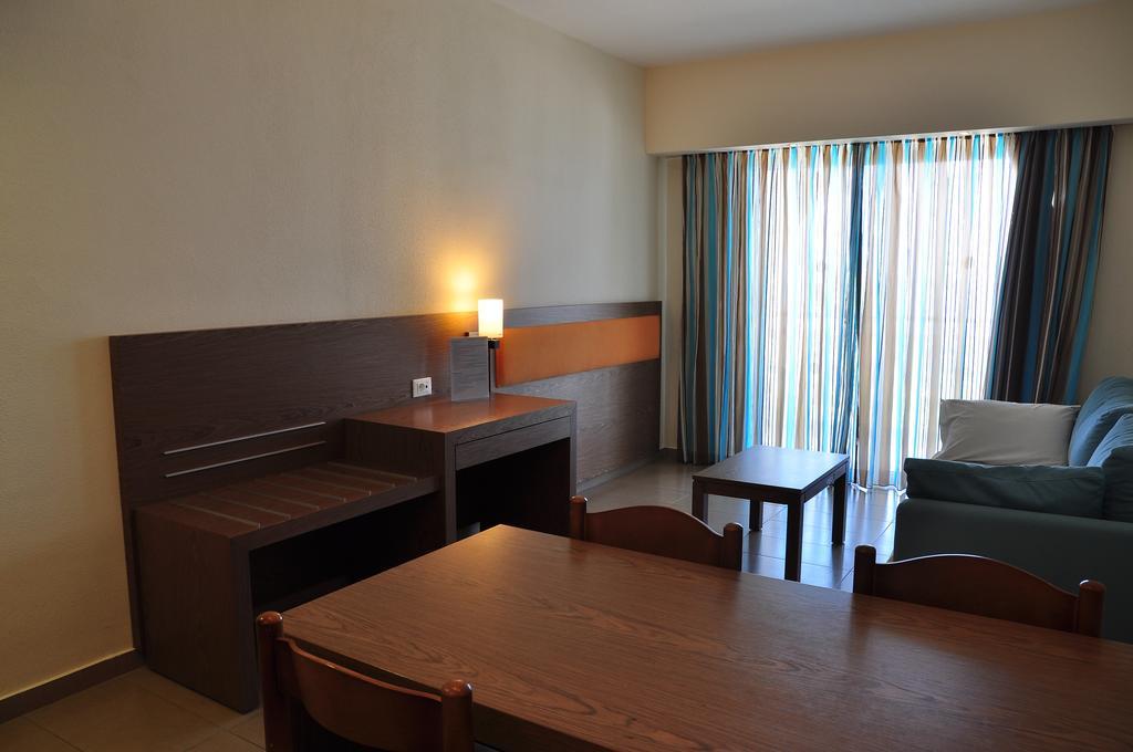 Sea Melody Beach Hotel Apartments 이알리소스 객실 사진