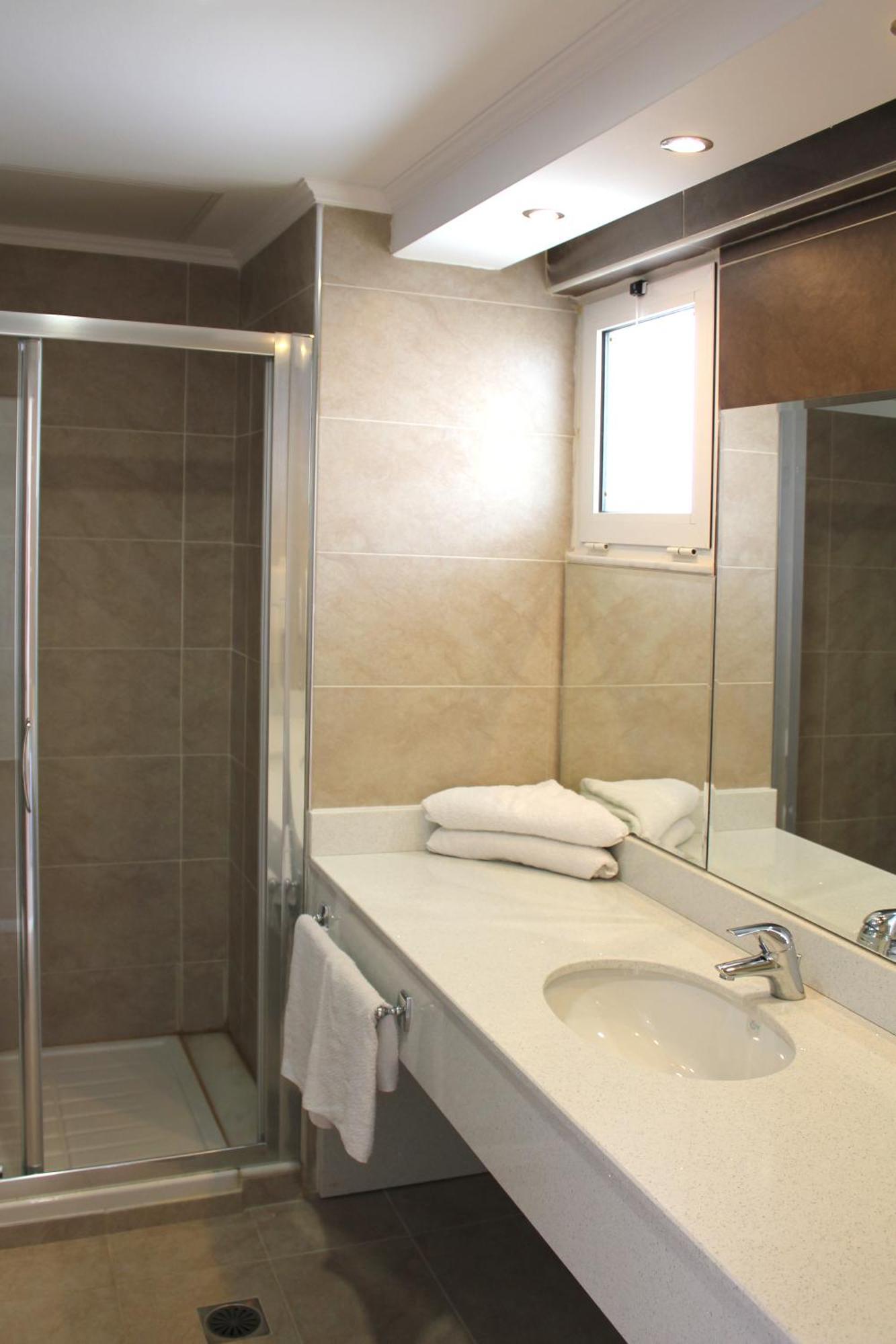 Sea Melody Beach Hotel Apartments 이알리소스 외부 사진