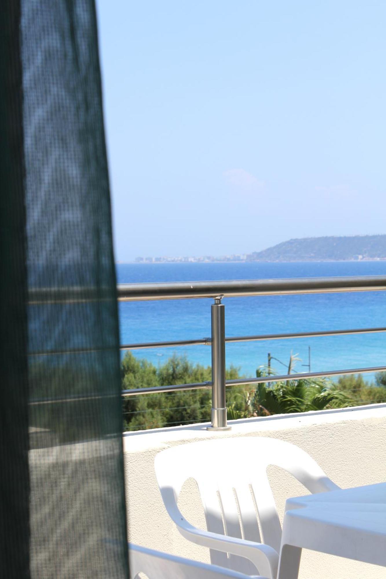 Sea Melody Beach Hotel Apartments 이알리소스 외부 사진