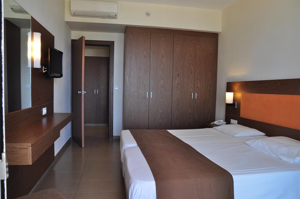 Sea Melody Beach Hotel Apartments 이알리소스 객실 사진