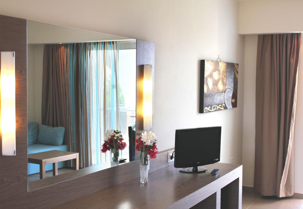 Sea Melody Beach Hotel Apartments 이알리소스 객실 사진