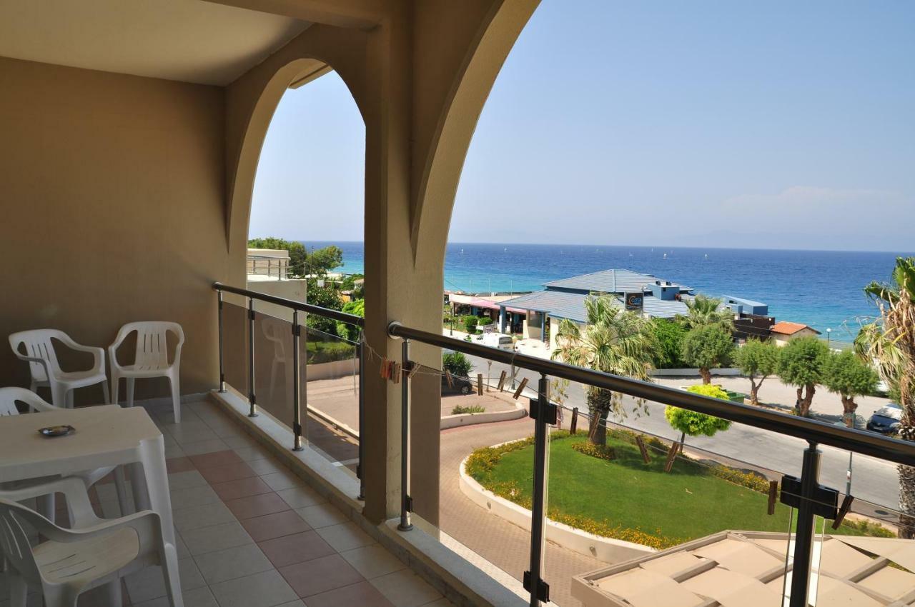 Sea Melody Beach Hotel Apartments 이알리소스 외부 사진